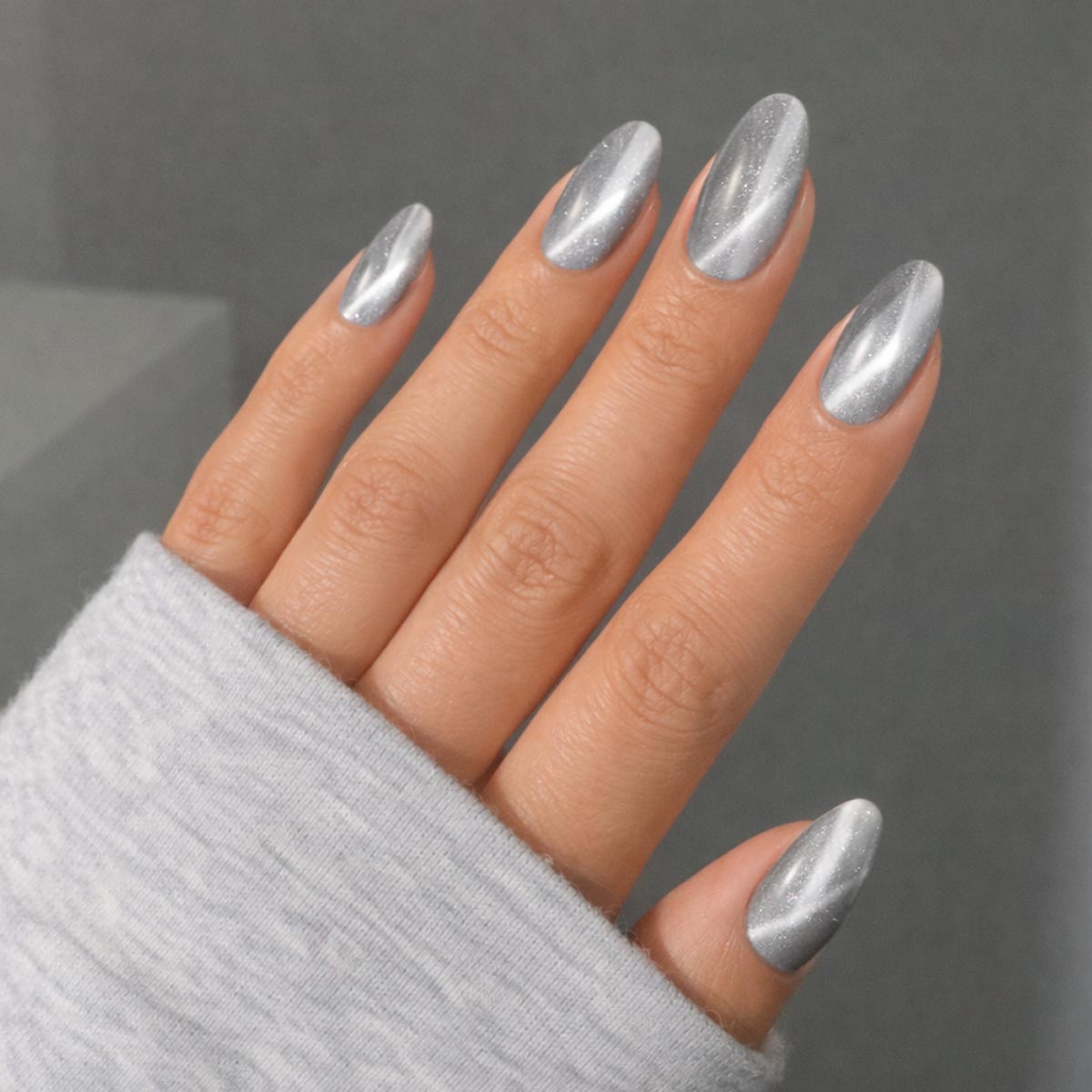 Shellac UV/LED varnish Magic Cat Eye Silvershine -L561-