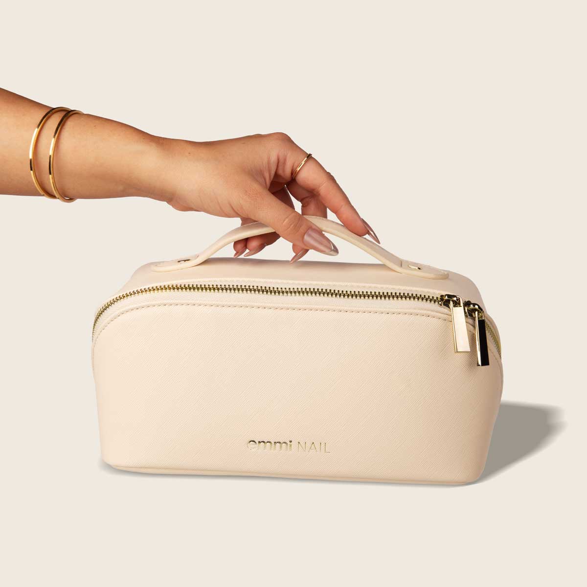 Emmi-Nail Beauty Bag Beige mit goldenem Logo