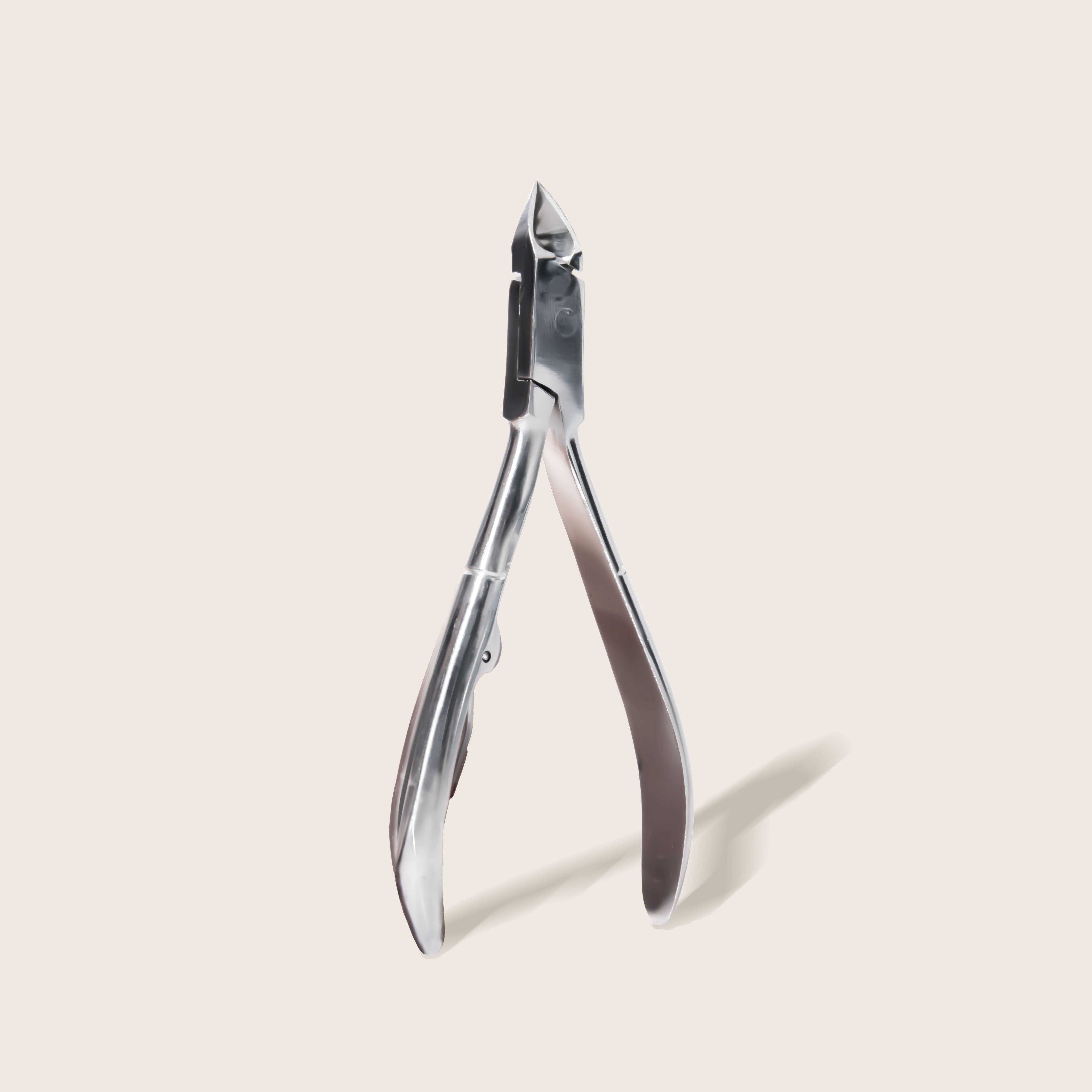 Chrome-plated cuticle nippers