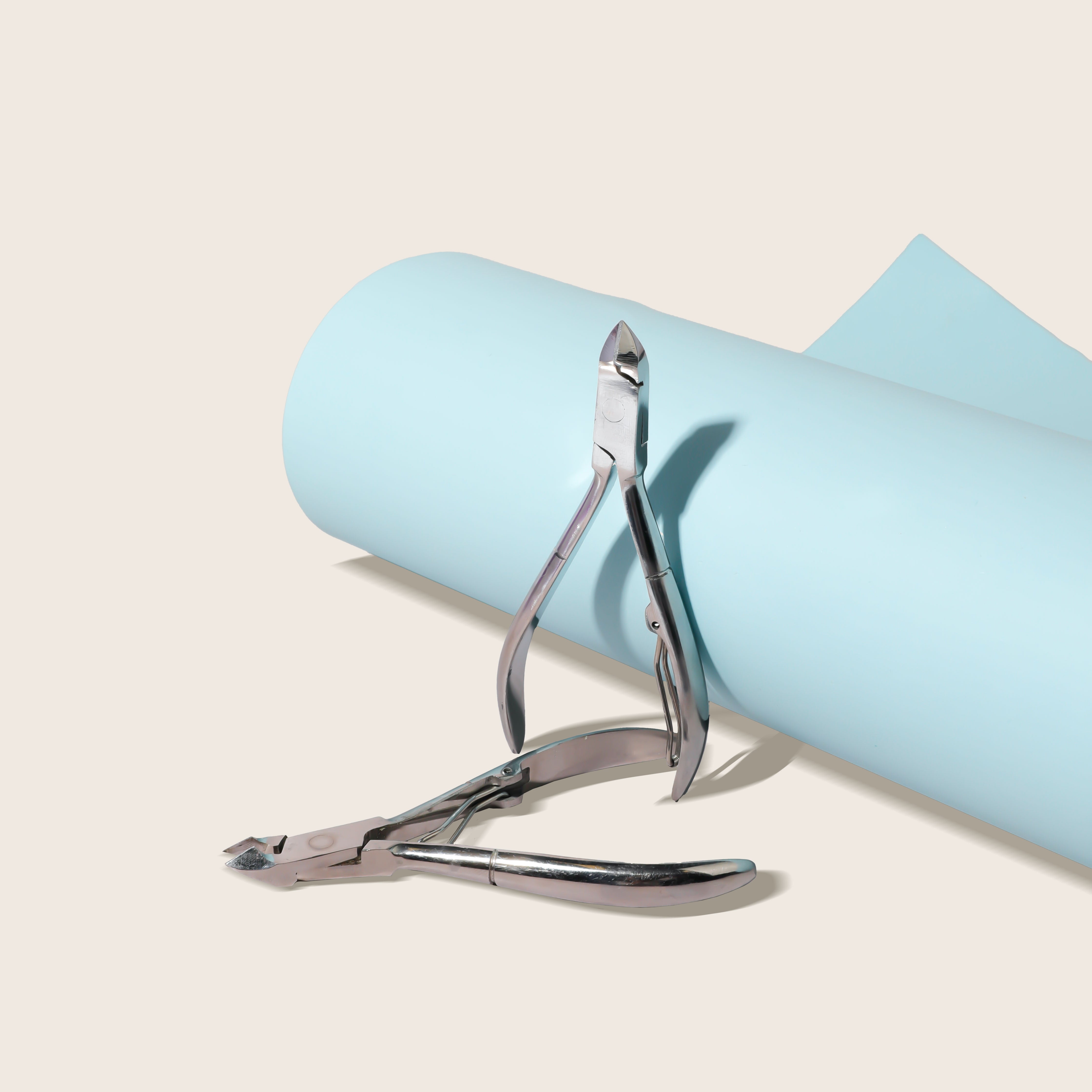 Chrome-plated cuticle nippers